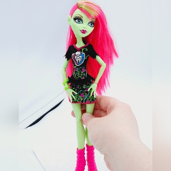 Monster High Venus McFlytrap Ghoul Spirit Doll - Picture 3 of 9